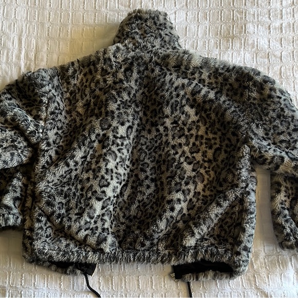 Leopard Print Faux Fur Jacket - Picture 4 of 5